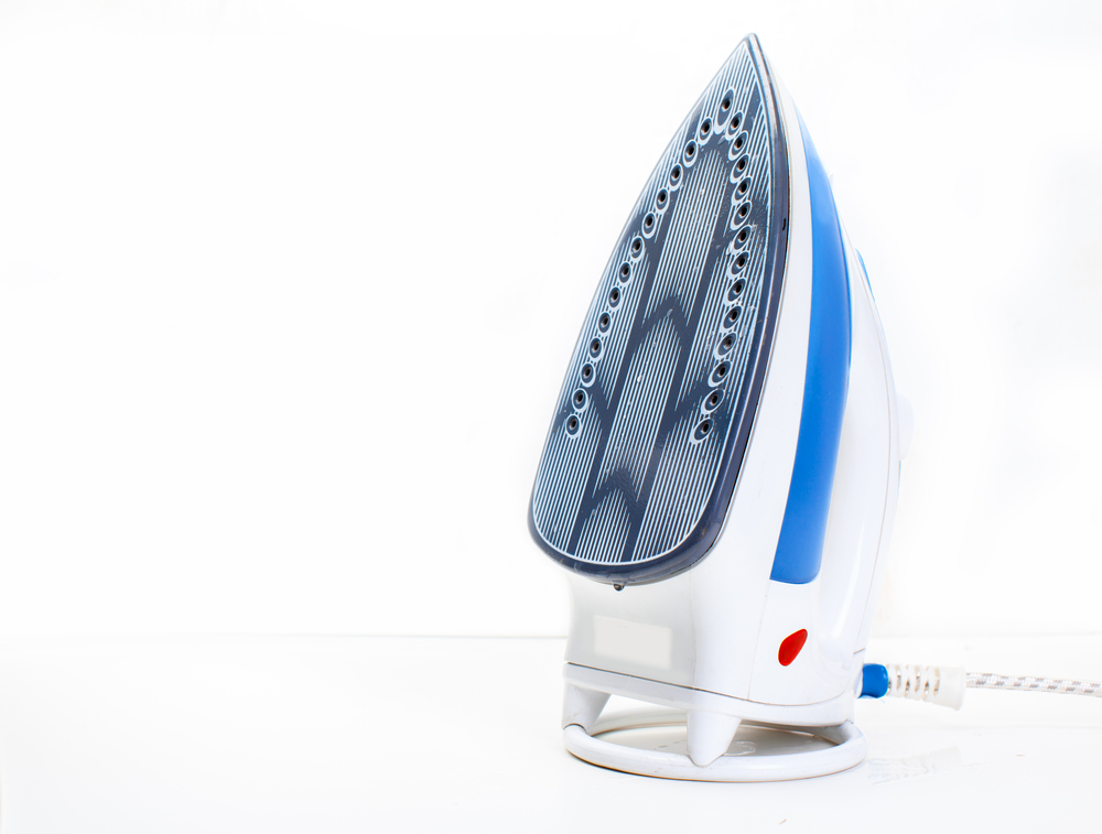 clothes iron vs steamer