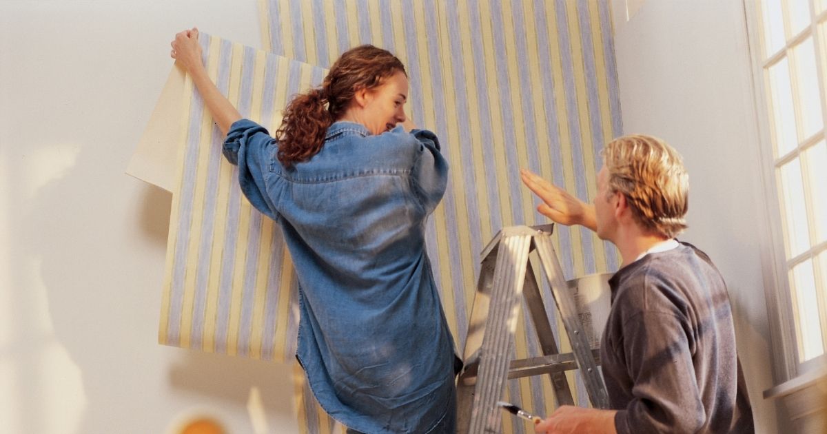 can you use a clothes steamer to remove wallpaper